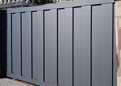 puerta corredera plancha plegada acero gris tallermetalico.com