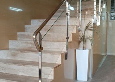 Barandas escalera portal vecinos acero inoxidable. tallermetalico.com