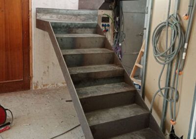 Construcción escalera hierro acceso terraza tallermetalico.com