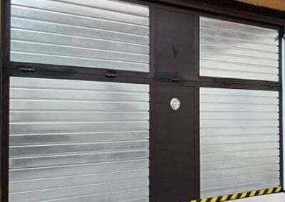Puertas de garajes basculantes acero galvanizado. tallermetalico.com